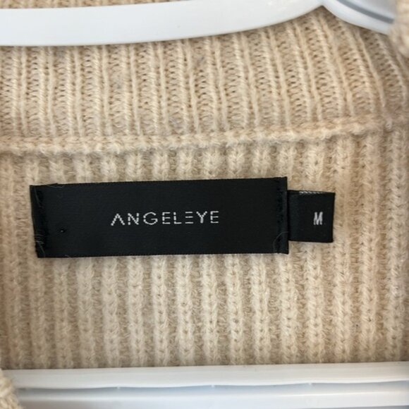 Striped Sweater with Black and Red Accents size M - Picture 3 of 9